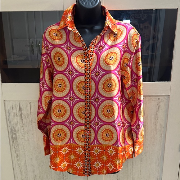 House of Harlow 1960 Retro Satin Blouse and Pant Set - Picture 4 of 7